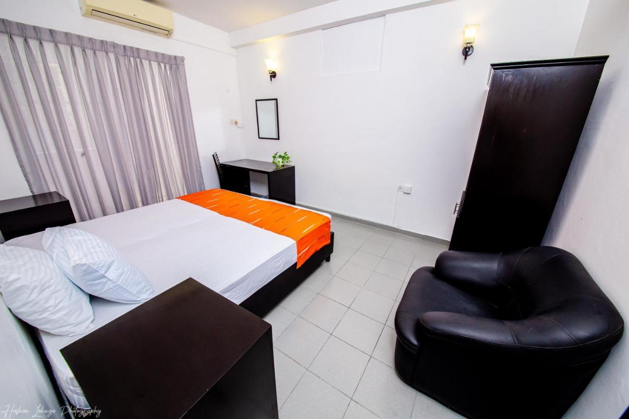 Asian House Hotel Colombo Exterior photo